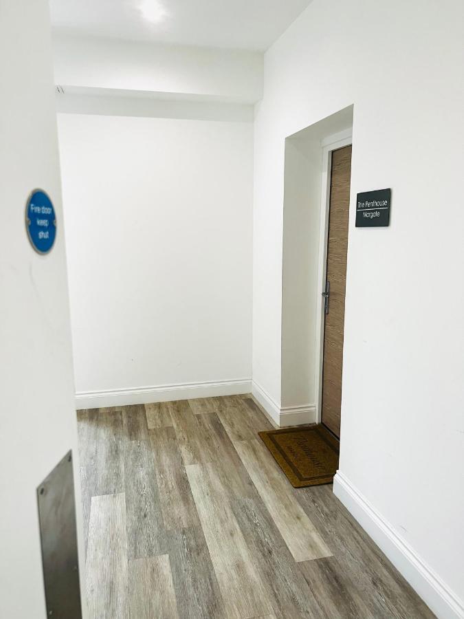 Apartmán The Penthouse Margate, Balconies, Sea View, Gated Parking, Air Con! Exteriér fotografie